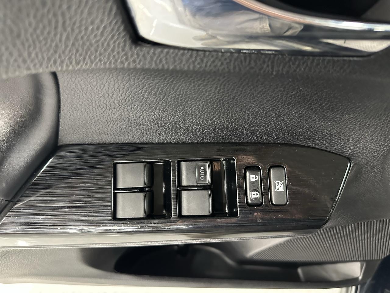 2018 Toyota RAV4 AWD XLE Photo41