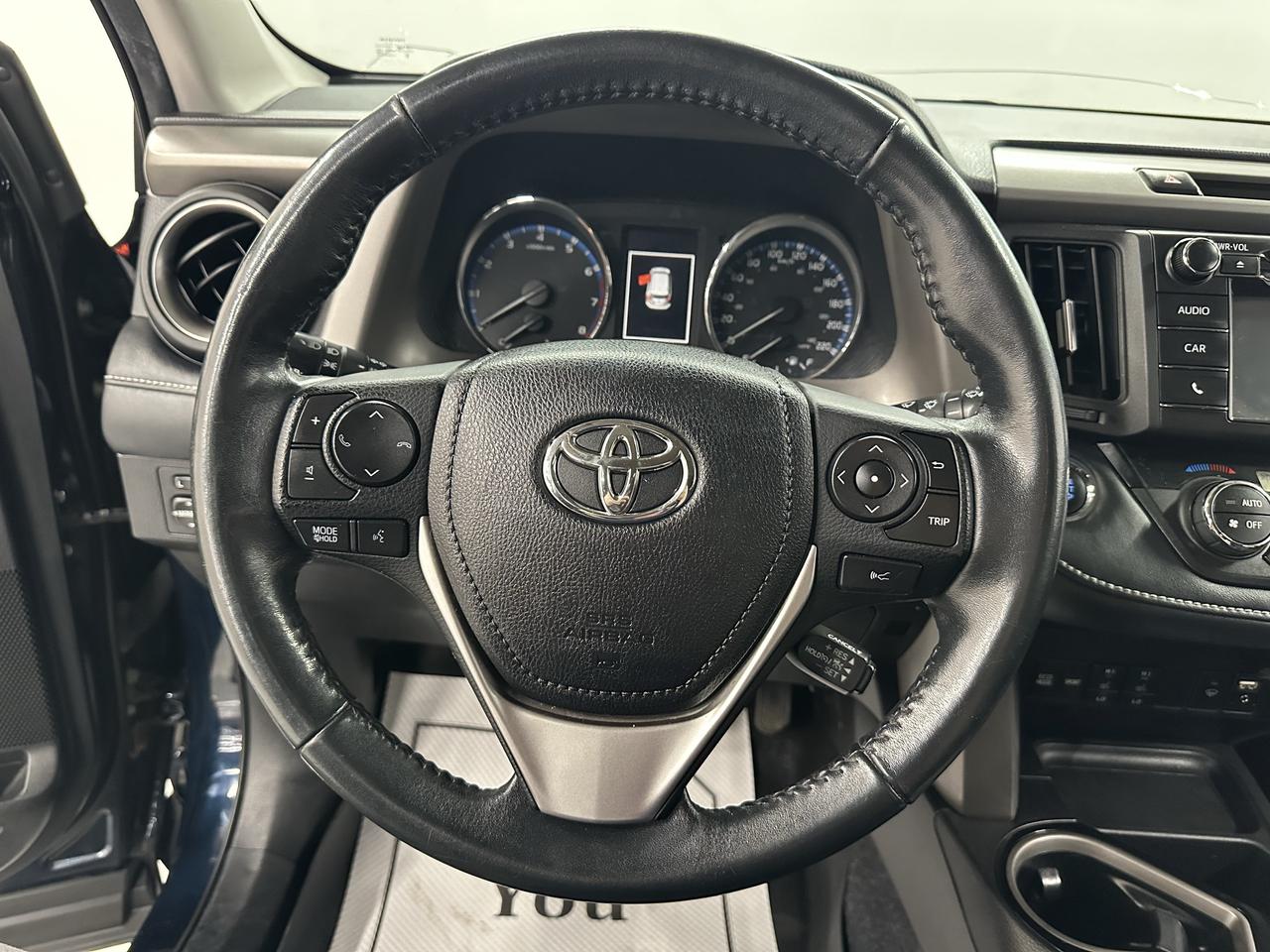 2018 Toyota RAV4 AWD XLE Photo13