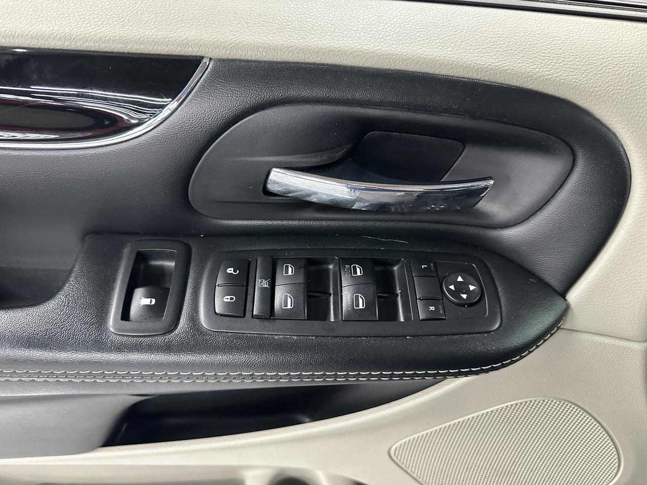 2019 Dodge Grand Caravan SXT Premium Plus Photo17