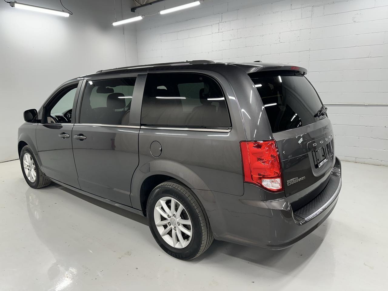 2019 Dodge Grand Caravan SXT Premium Plus Photo4