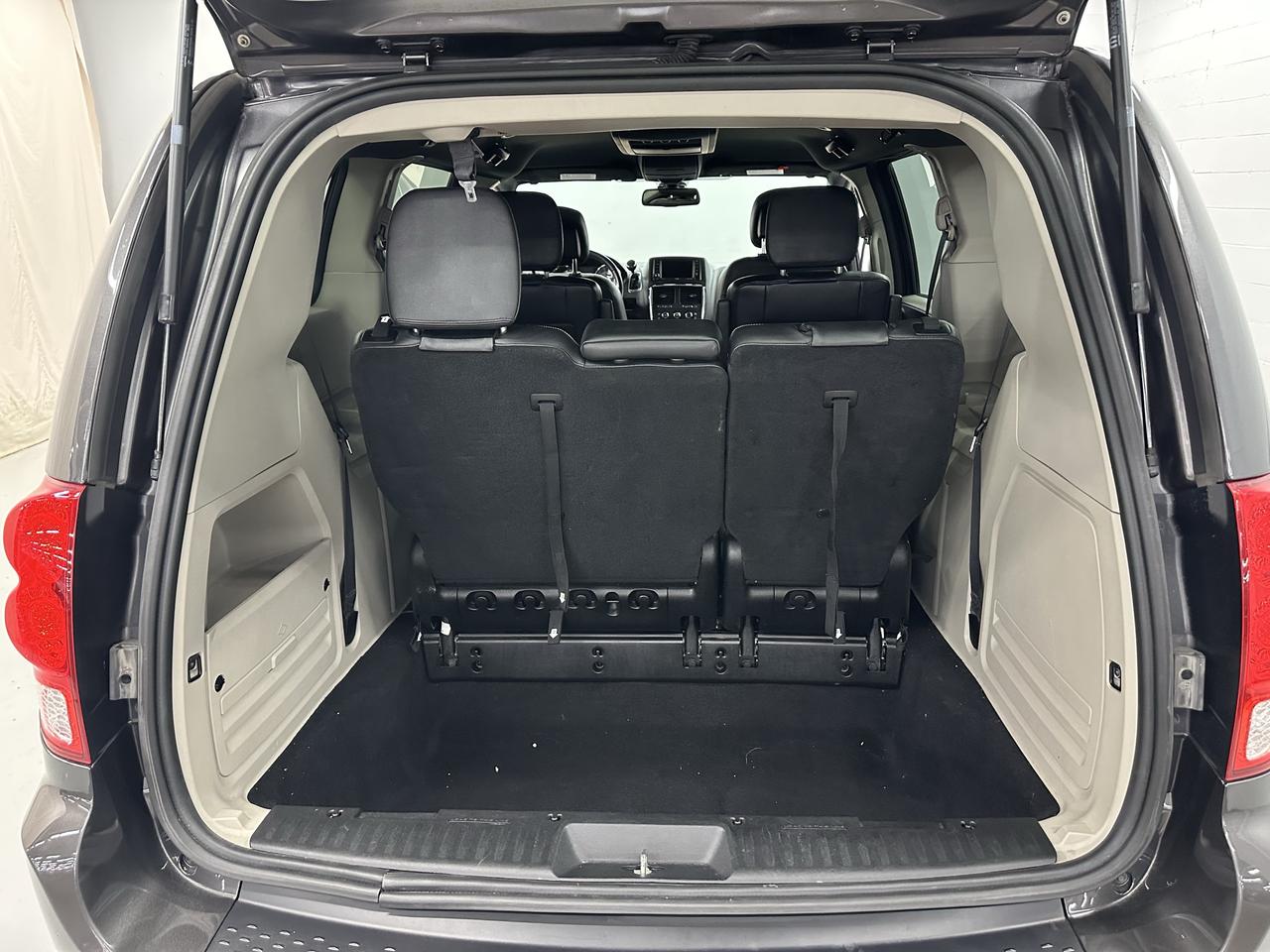 2019 Dodge Grand Caravan SXT Premium Plus Photo6