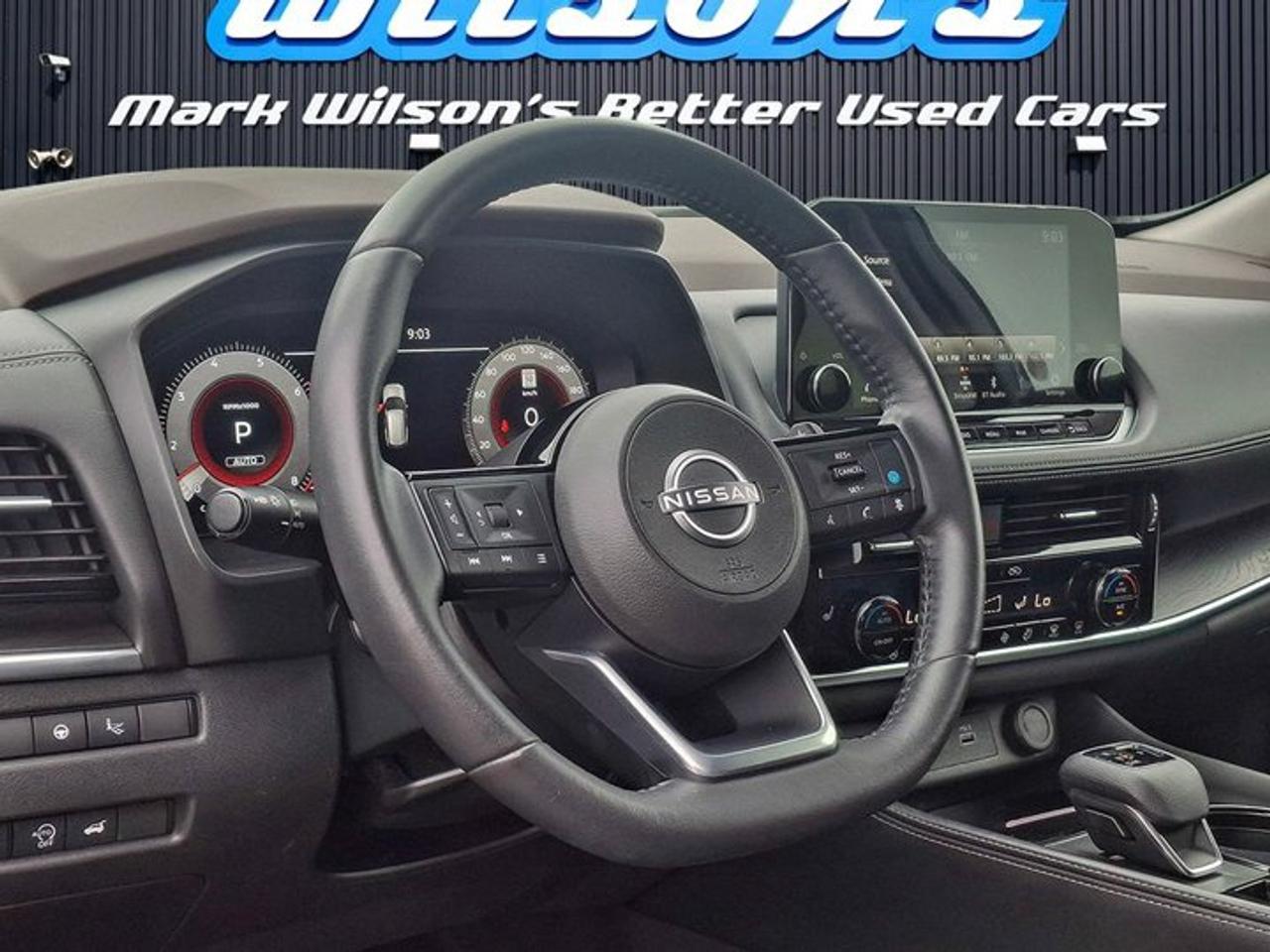 2023 Nissan Rogue Platinum AWD | Leather | Pano Roof | Heated Seats + Steering | Intelligent Cruise | Bose and More ! Photo