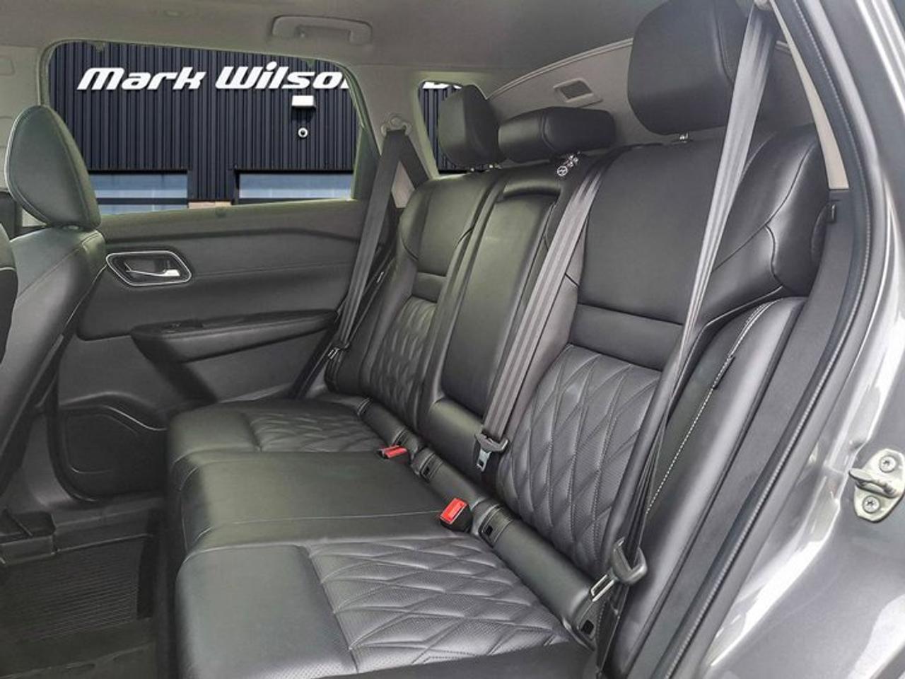 2023 Nissan Rogue Platinum AWD | Leather | Pano Roof | Heated Seats + Steering | Intelligent Cruise | Bose and More ! Photo
