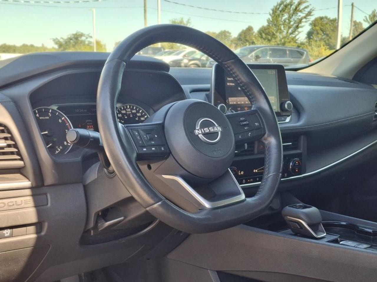 2024 Nissan Rogue S AWD | Heated Seats + Steering | CarPlay + Android Auto | Remote Start | Blind Spot | and More ! Photo