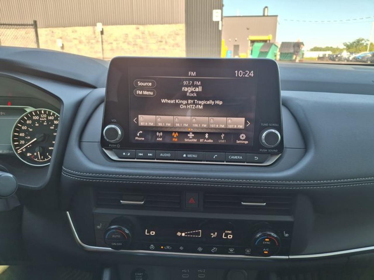 2024 Nissan Rogue S AWD | Heated Seats + Steering | CarPlay + Android Auto | Remote Start | Blind Spot | and More ! Photo
