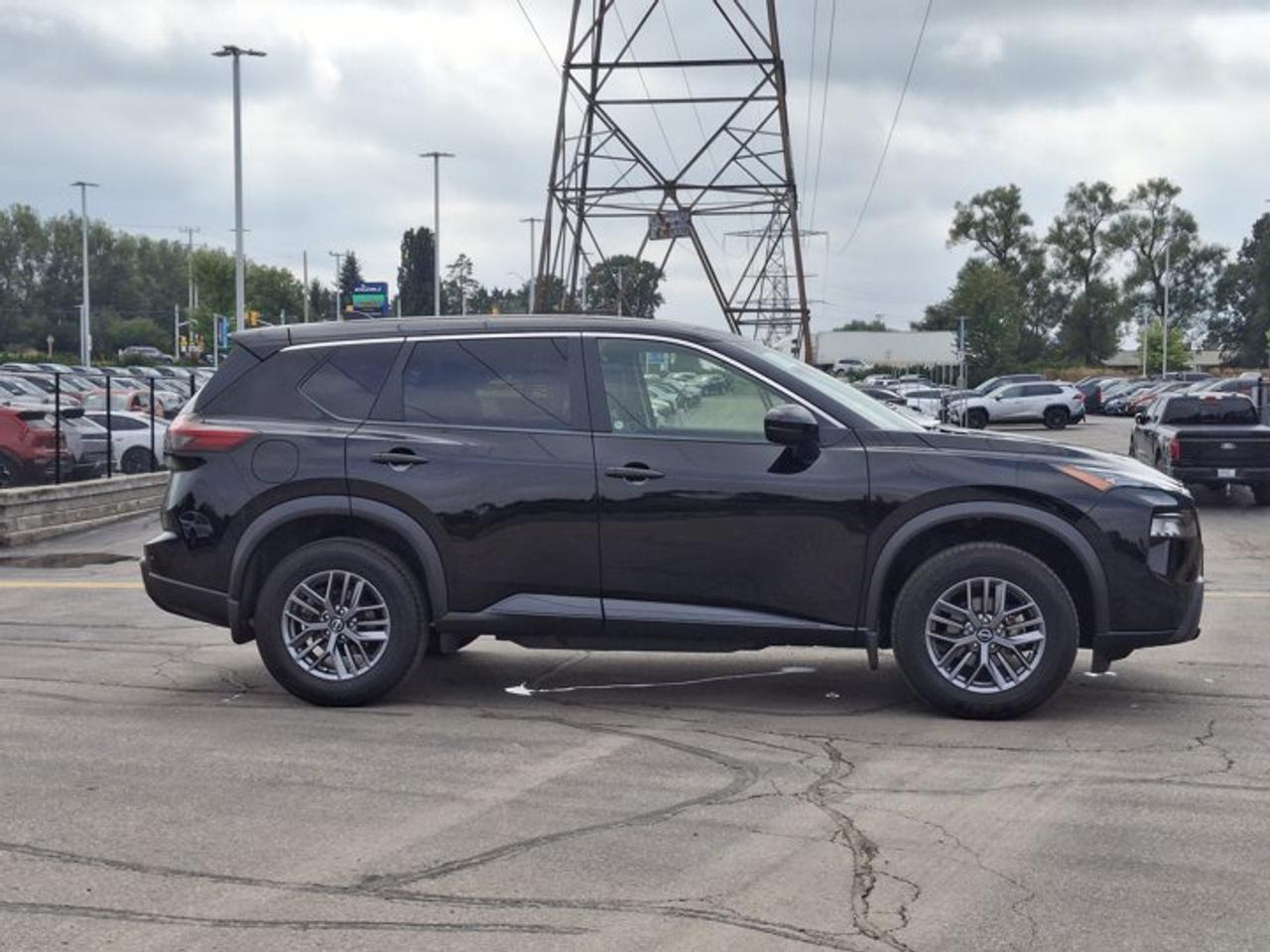 2024 Nissan Rogue S AWD | Heated Wheel + Seats | CarPlay + Android | Remote Start | BSW | FCW | and More ! Photo