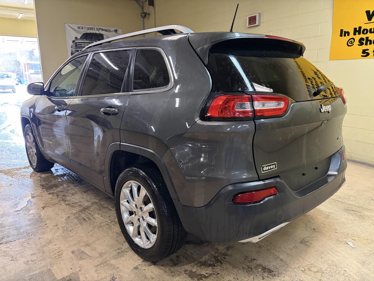 2017 Jeep Cherokee High Altitude Photo3