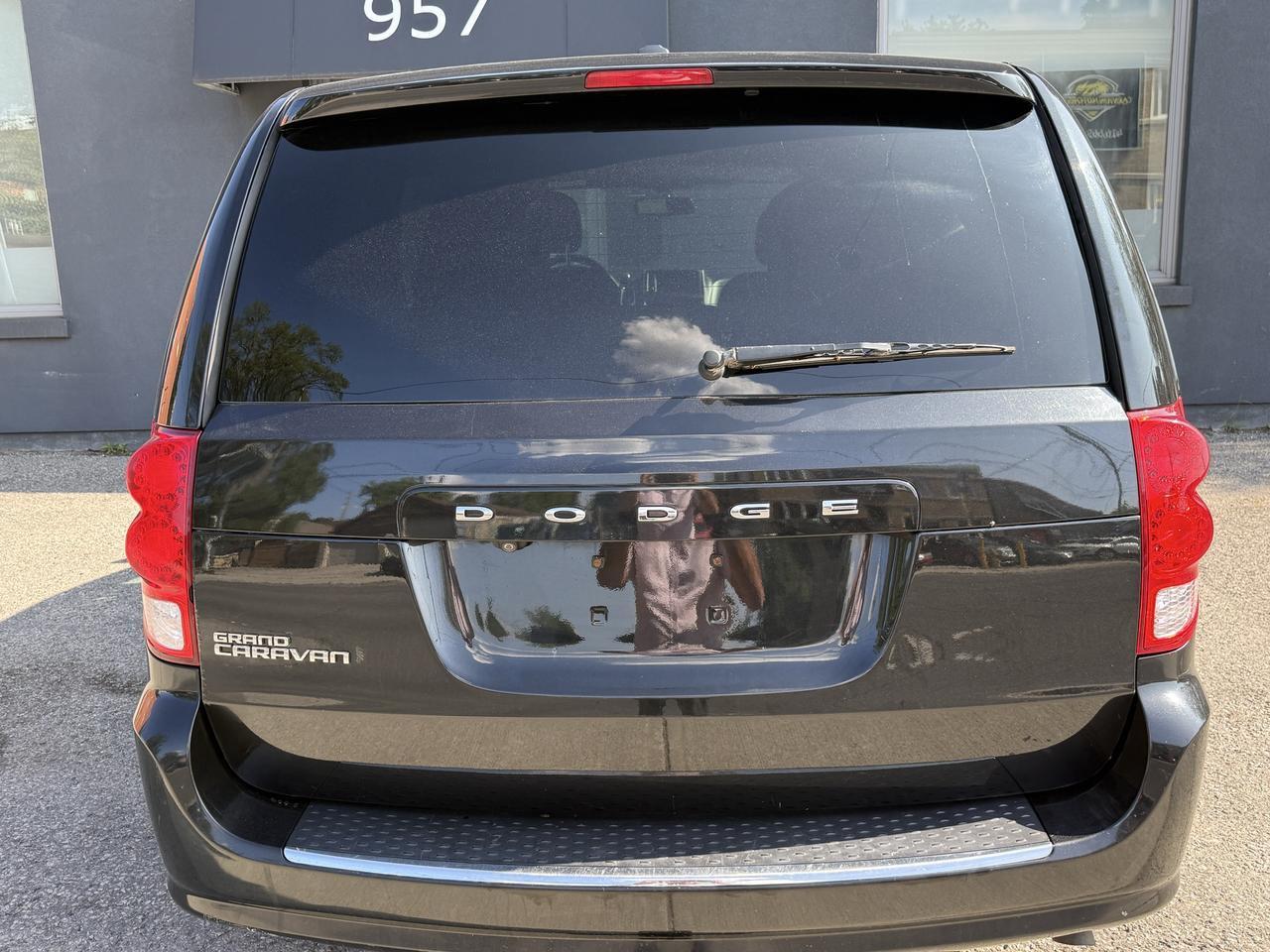 2014 Dodge Grand Caravan SXT Photo