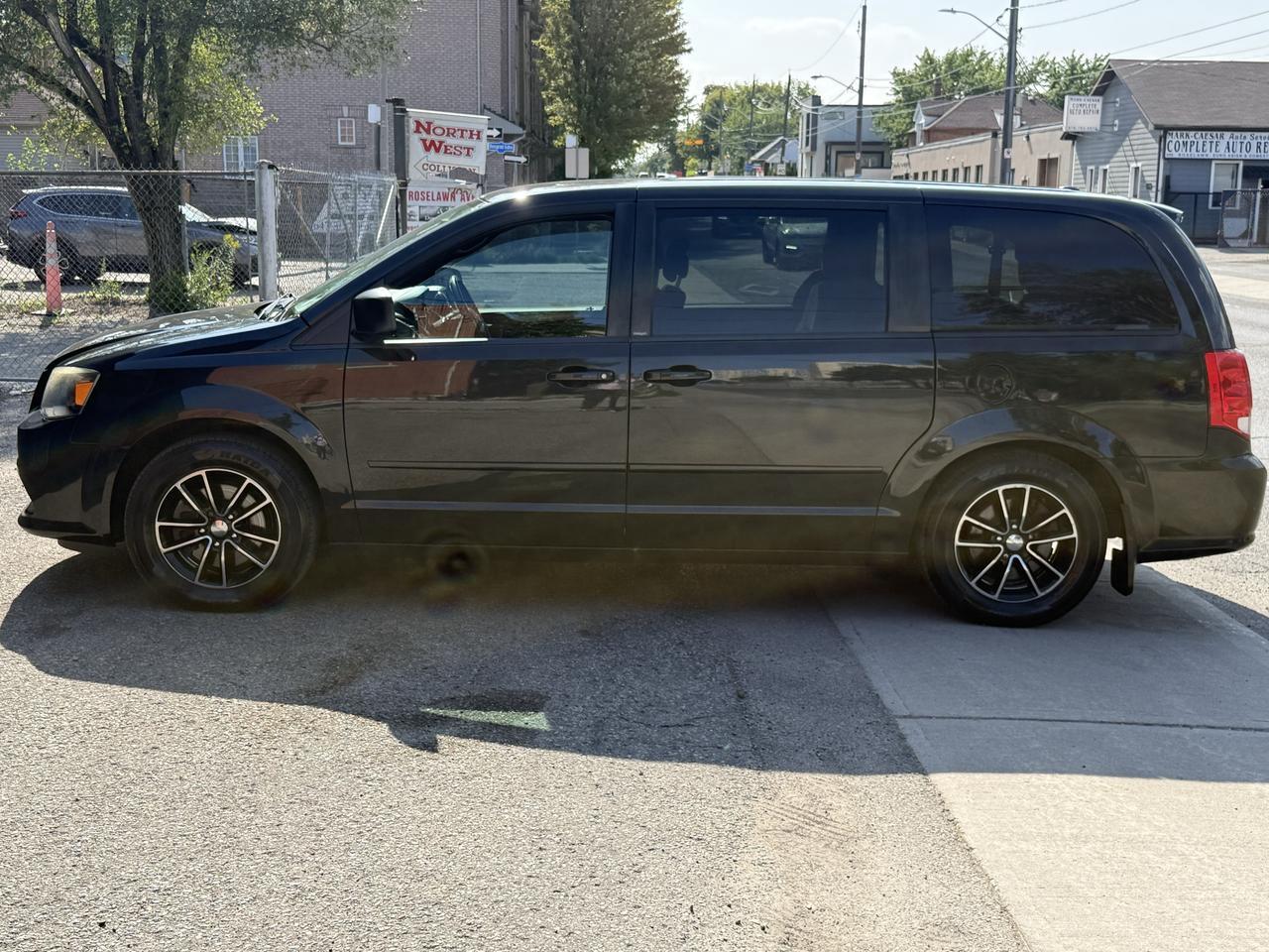 2014 Dodge Grand Caravan SXT Photo