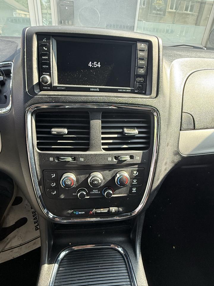 2014 Dodge Grand Caravan SXT Photo