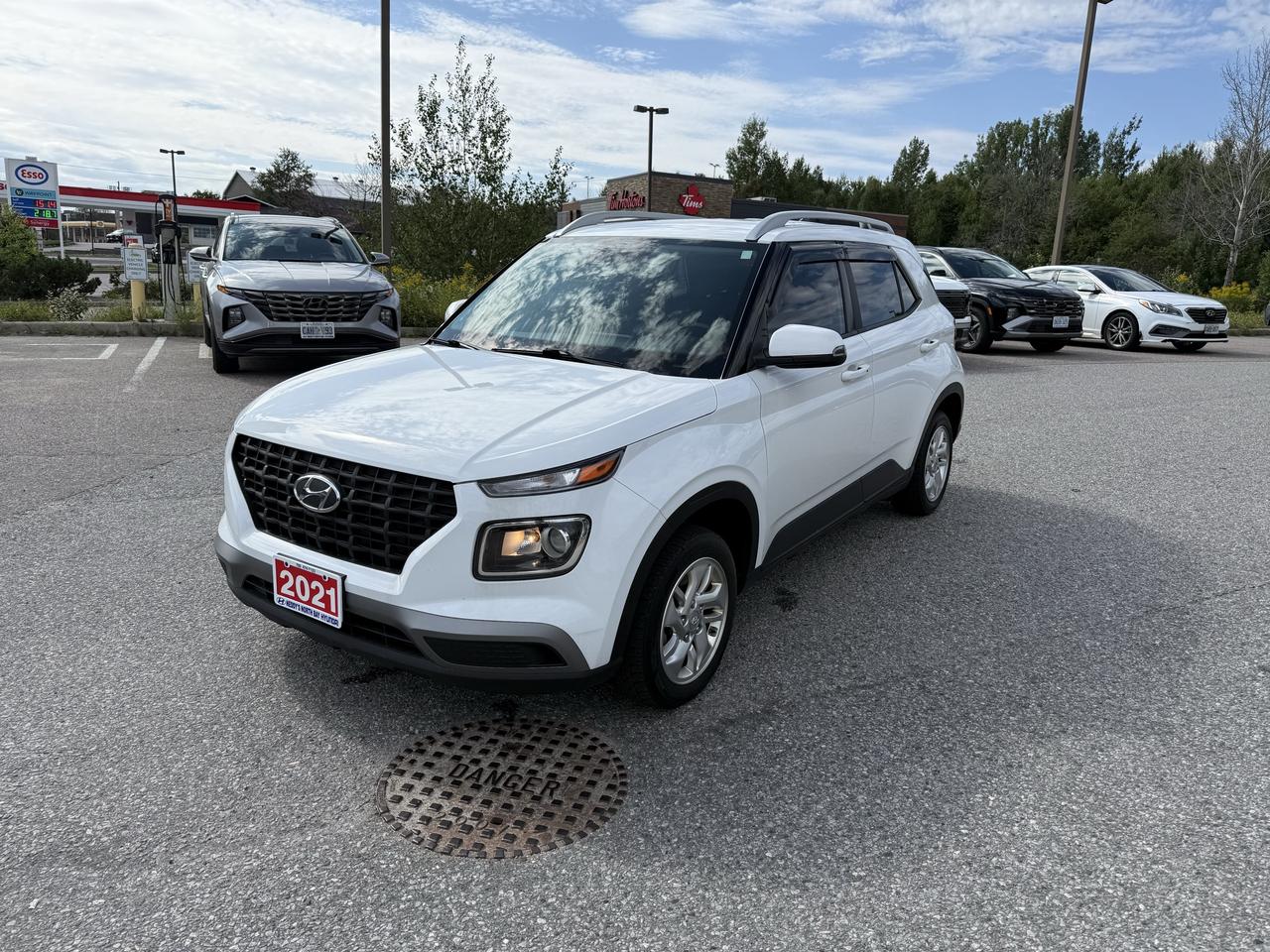 2021 Hyundai Venue PREFERRED Photo3