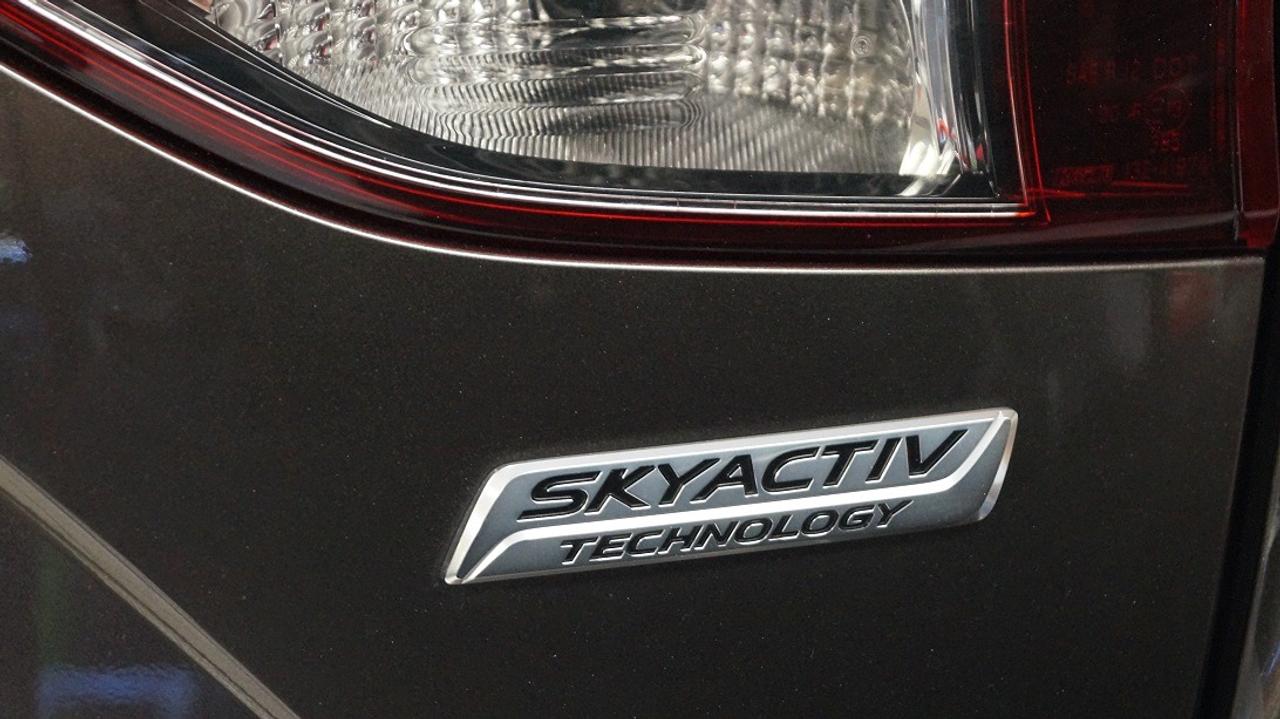 2014 Mazda MAZDA3 GX-SKY Photo