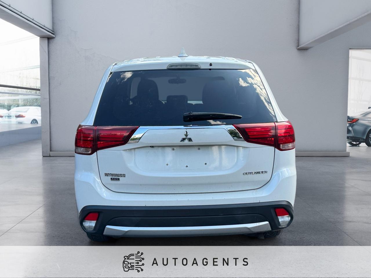 2018 Mitsubishi Outlander ES AWC Photo3