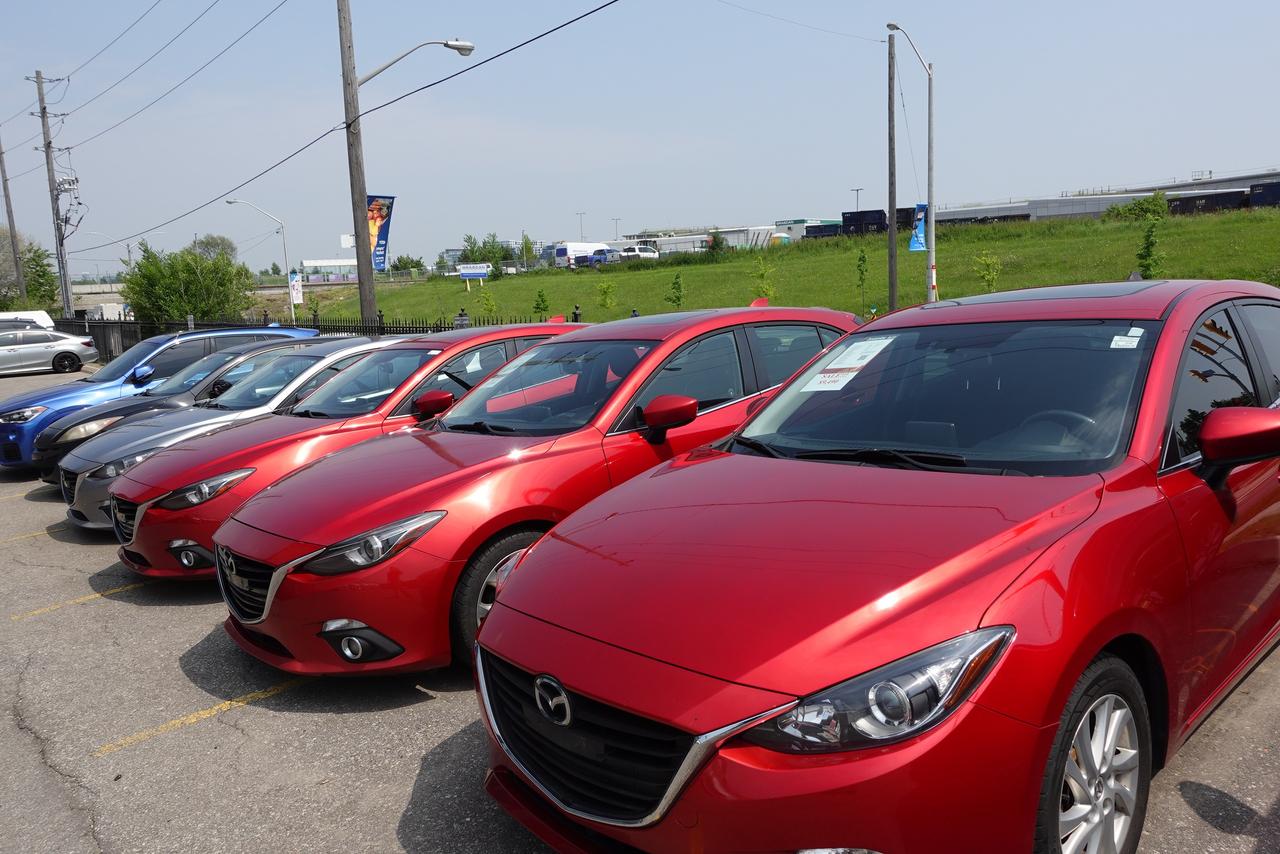 2016 Mazda MAZDA3 4dr HB Sport Man GS Photo