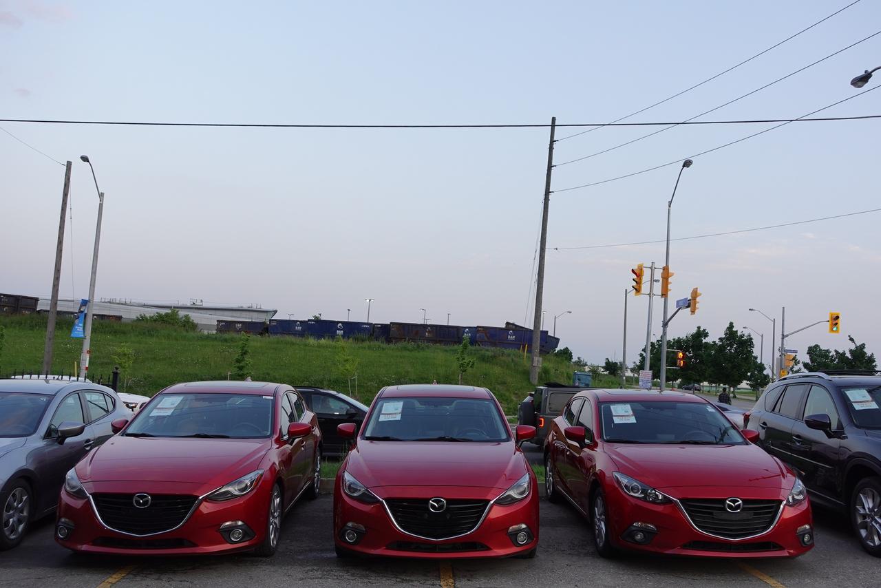 2016 Mazda MAZDA3 4dr HB Sport Man GS Photo