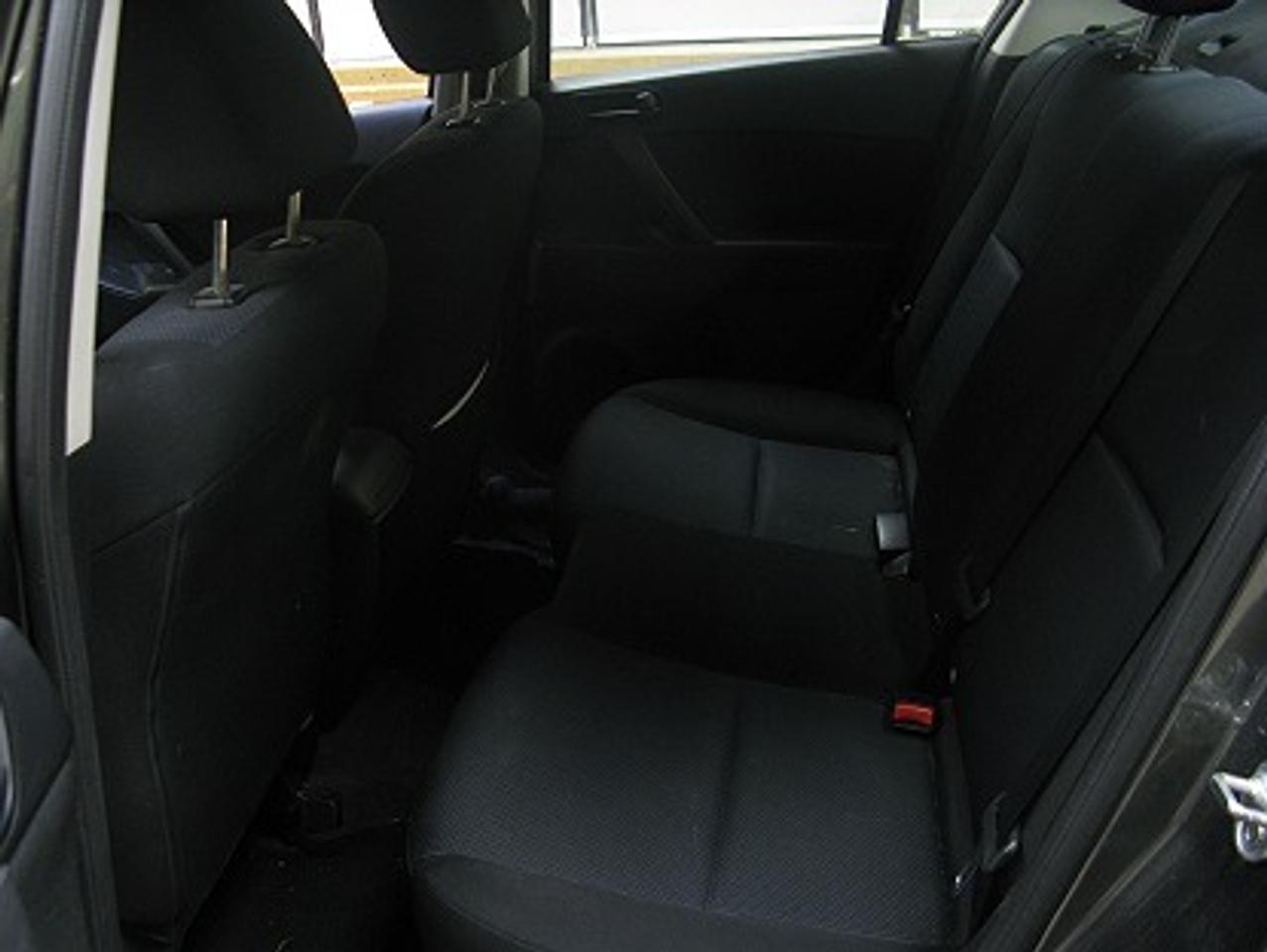 2011 Mazda MAZDA3 4dr Sdn Auto GX Photo4