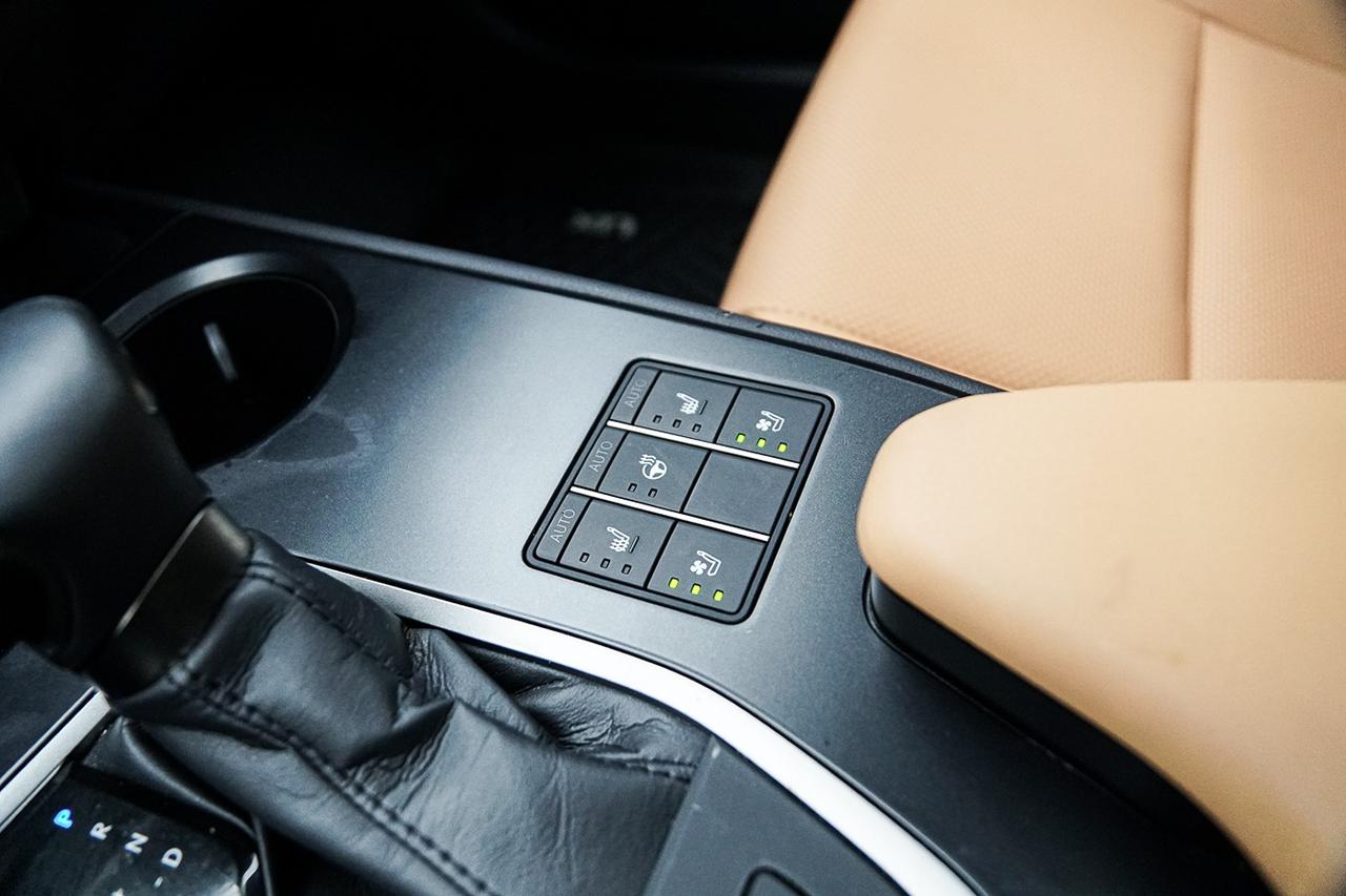 2024 Lexus UX UX 250h HYBRID|AWD|ONE OWNER|BSM|COOLED SEAT| Photo