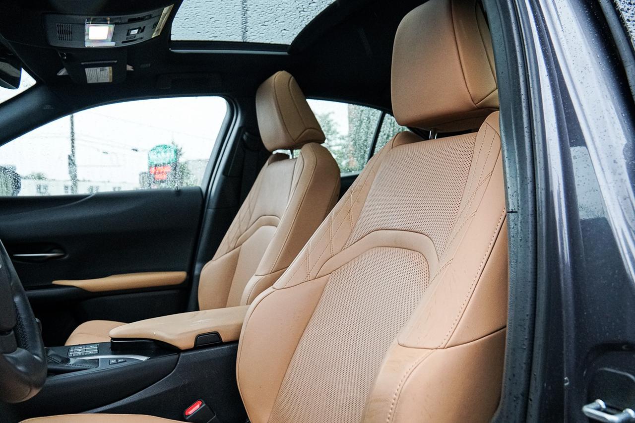 2024 Lexus UX UX 250h HYBRID|AWD|ONE OWNER|BSM|COOLED SEAT| Photo