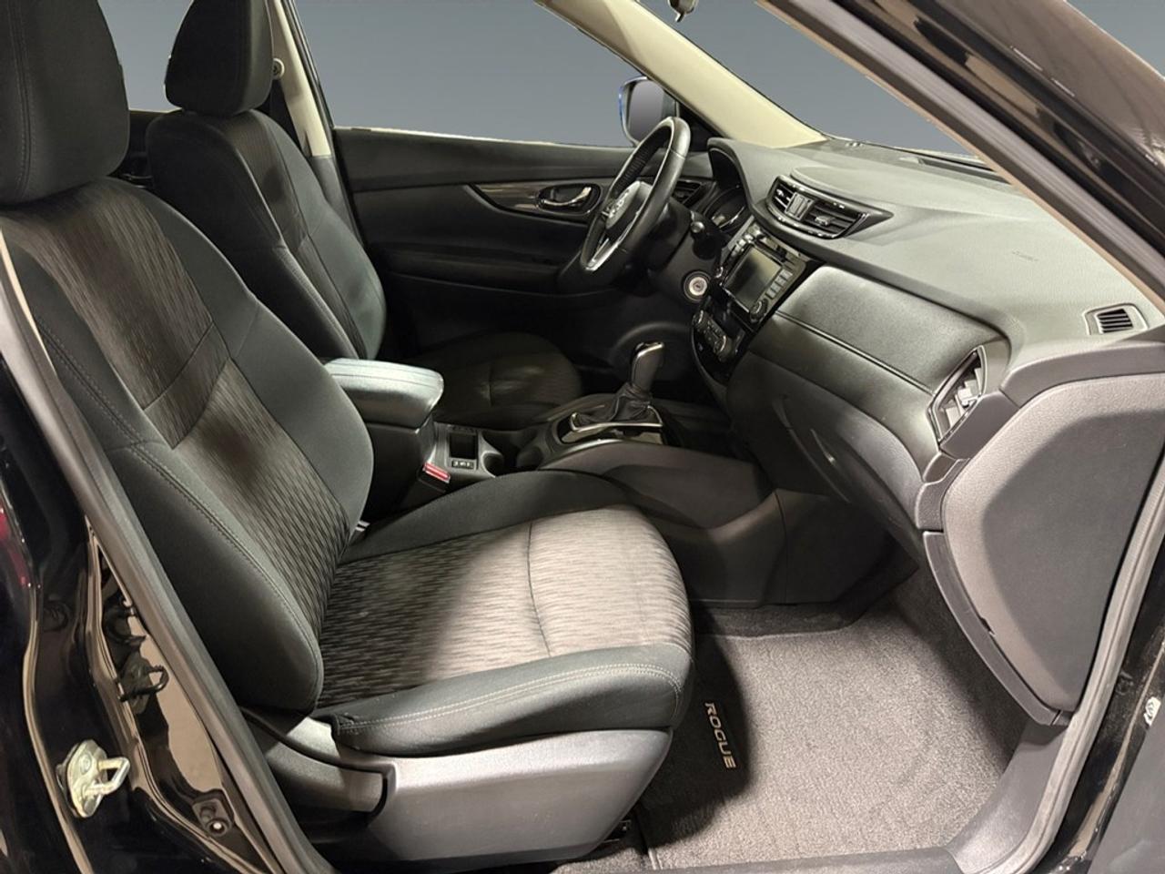 2020 Nissan Rogue AWD S Photo