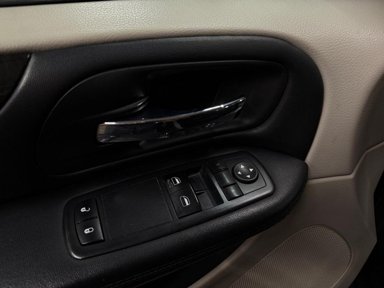2017 Dodge Grand Caravan 4dr Wgn SXT Photo