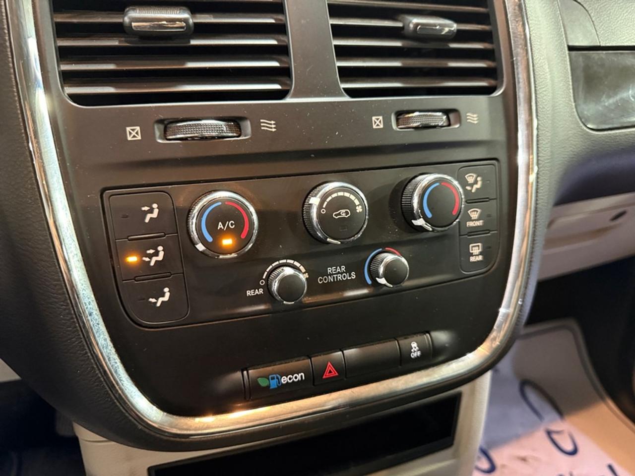 2017 Dodge Grand Caravan 4dr Wgn SXT Photo