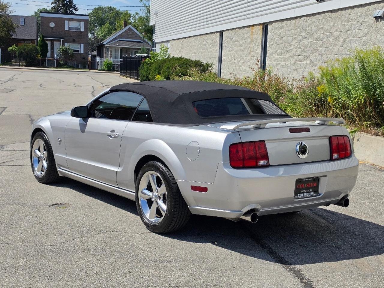 2009 Ford Mustang GT CONVERTIBLE-5 SPEED MANUAL-V8 Photo