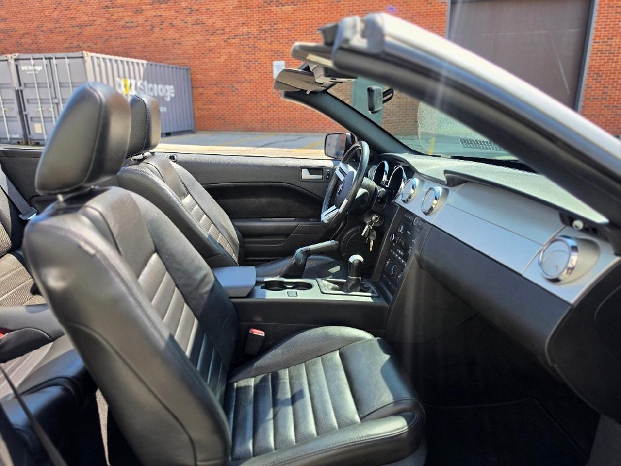 2009 Ford Mustang GT CONVERTIBLE-5 SPEED MANUAL-V8 Photo