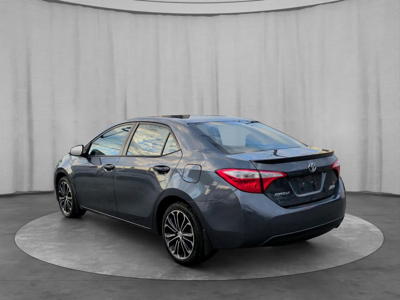 2015 Toyota Corolla S Photo3