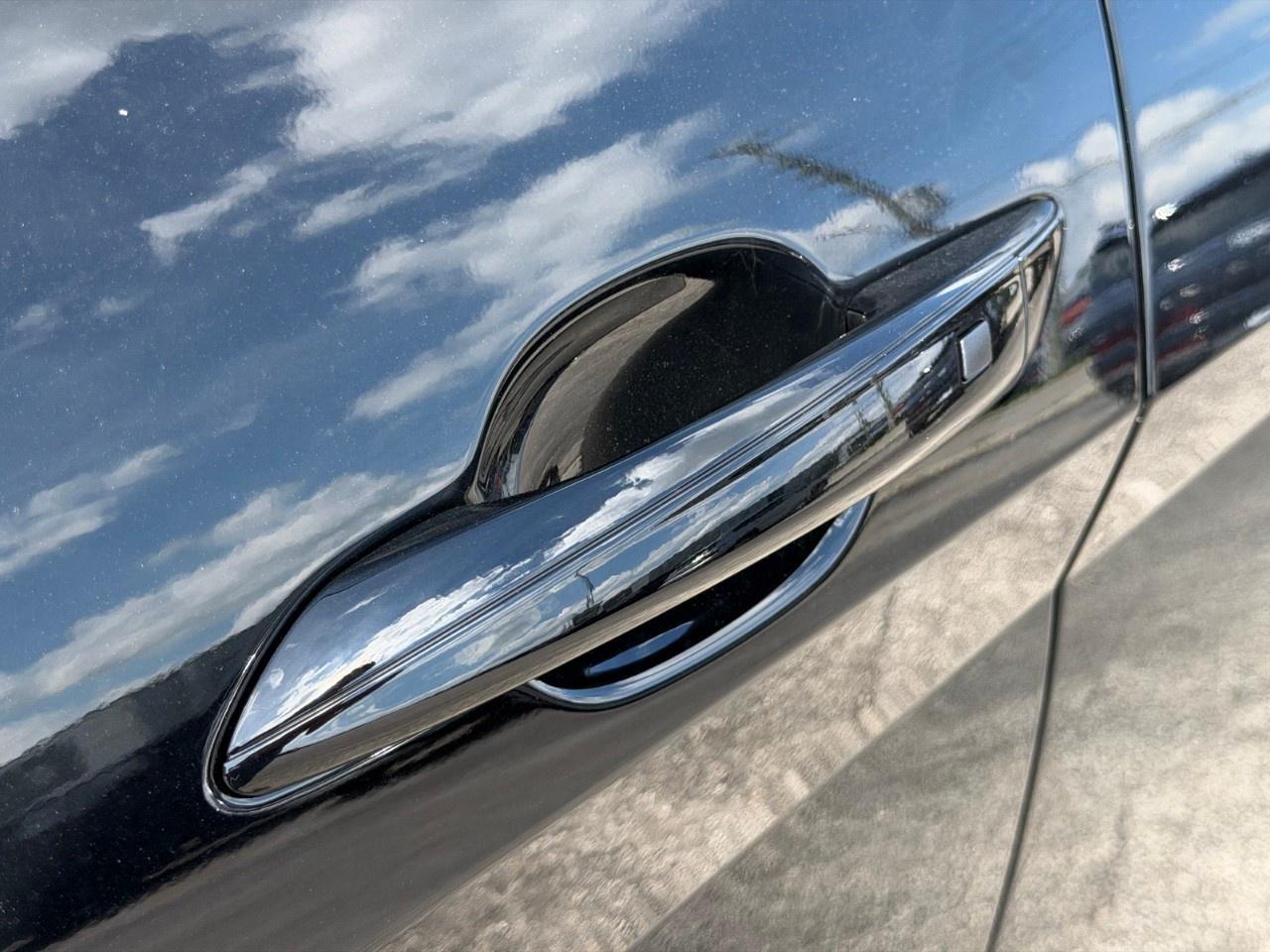 2026 Hyundai Elantra Preferred IVT Photo2