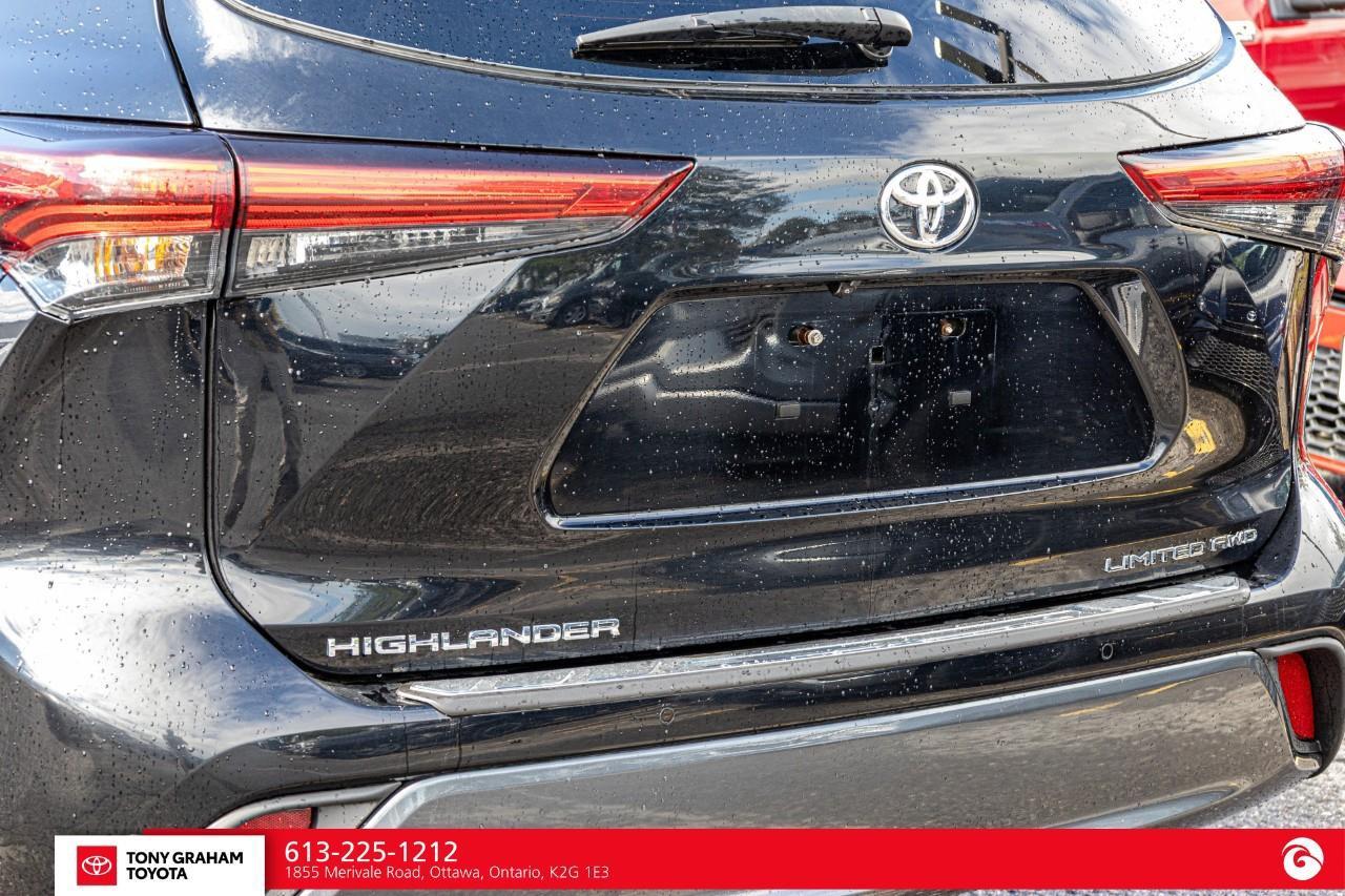 2022 Toyota Highlander LIMITED  Photo
