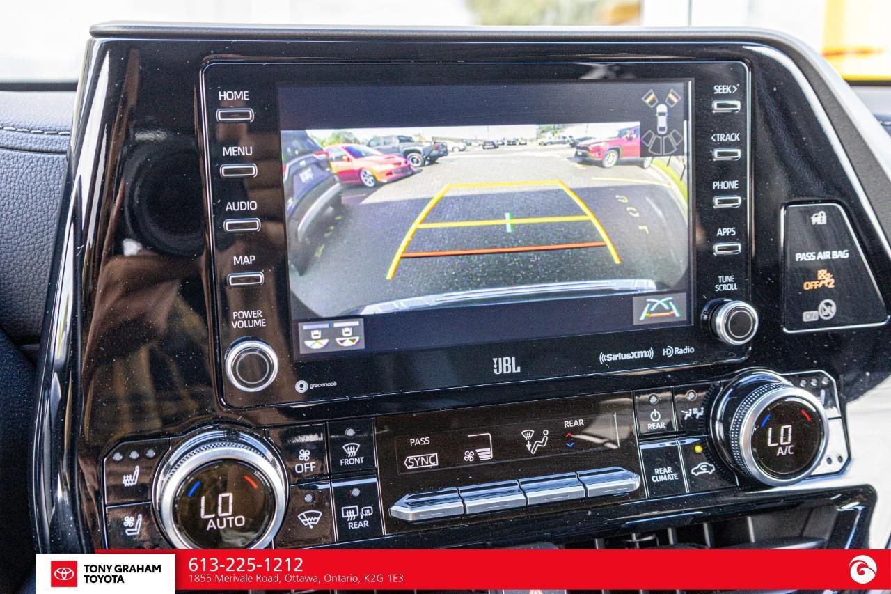2022 Toyota Highlander LIMITED  Photo
