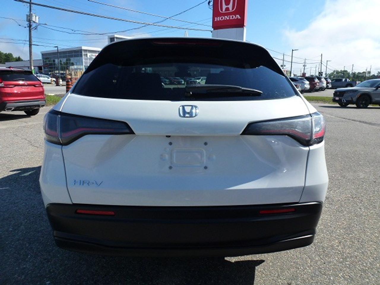 2024 Honda HR-V LX-B Photo3