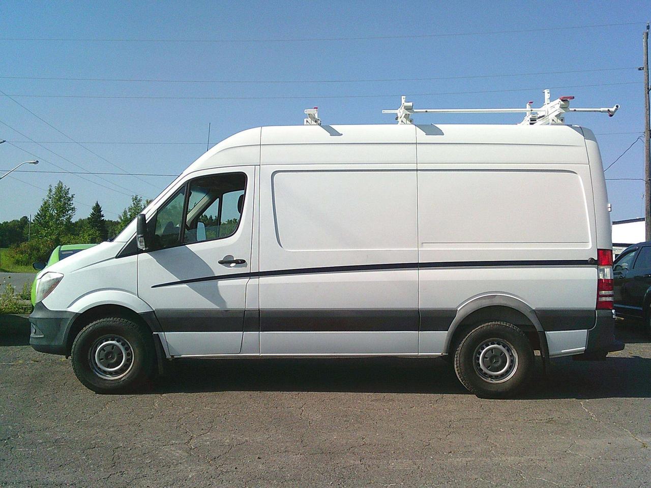 Used 2017 Mercedes-Benz Sprinter 2500 High roof / Shelves for sale in Fenwick, ON