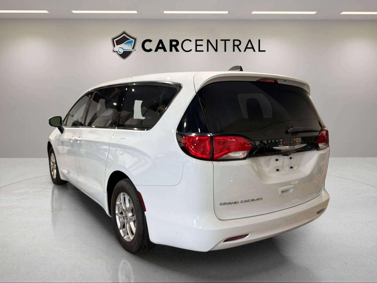 2023 Dodge Grand Caravan SXT | PUSH START | HTD STEERING | 11 SERVICE REC Photo