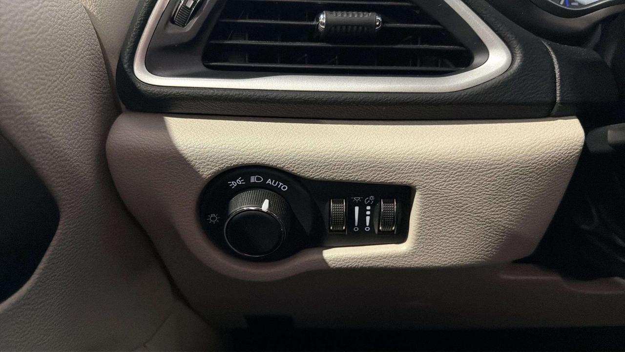2023 Dodge Grand Caravan SXT | PUSH START | HTD STEERING | 11 SERVICE REC Photo