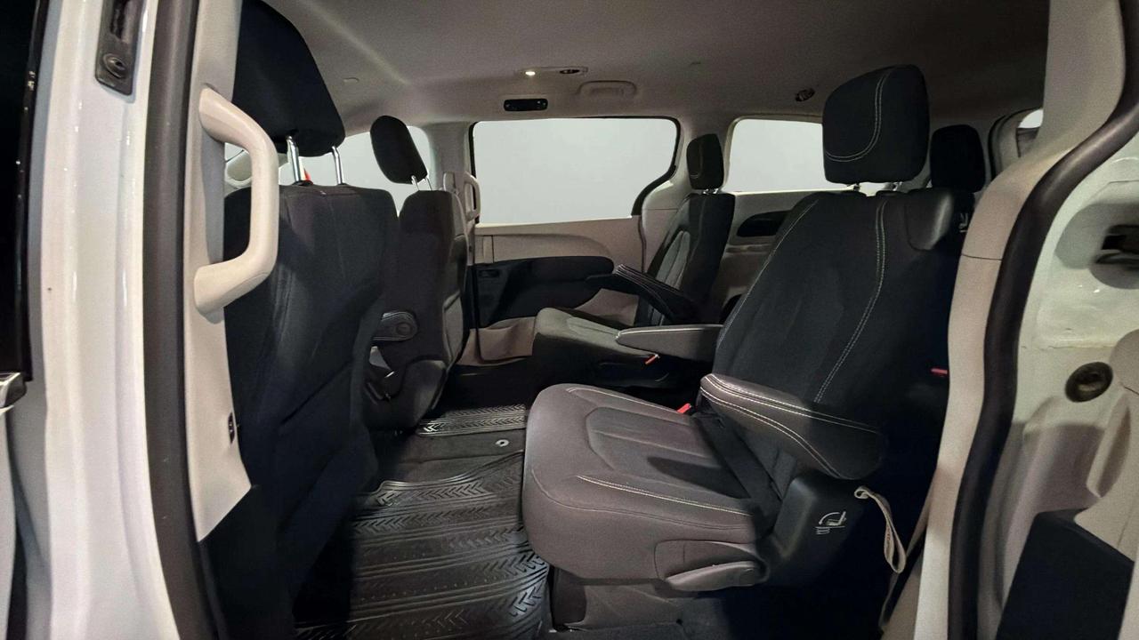 2023 Dodge Grand Caravan SXT | PUSH START | HTD STEERING | 11 SERVICE REC Photo