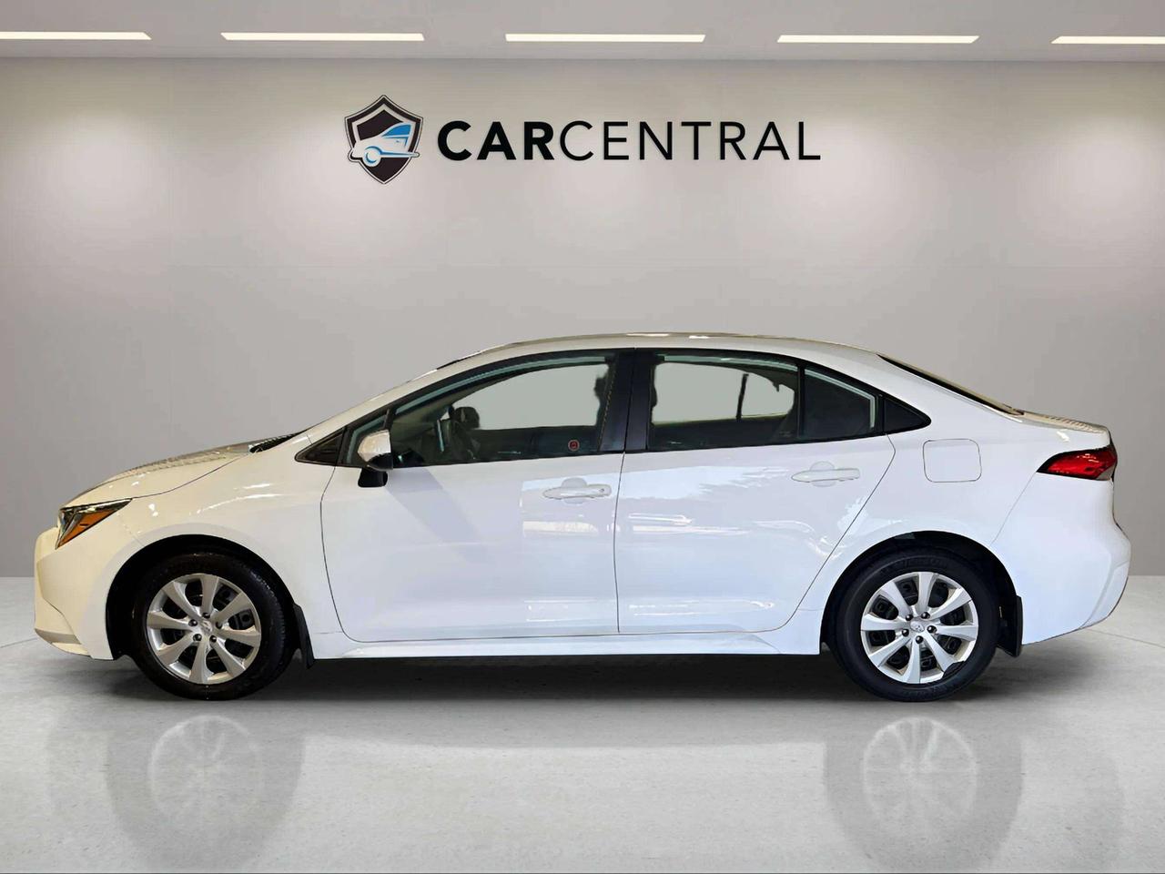 2020 Toyota Corolla LE| ONE OWNER| HTD SEATS| CARPLAY Photo1