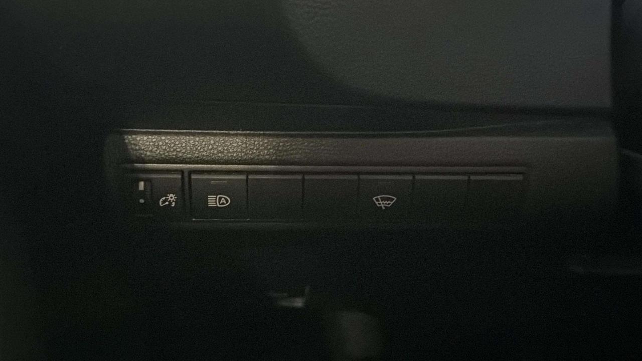 2020 Toyota Corolla LE| ONE OWNER| HTD SEATS| CARPLAY Photo