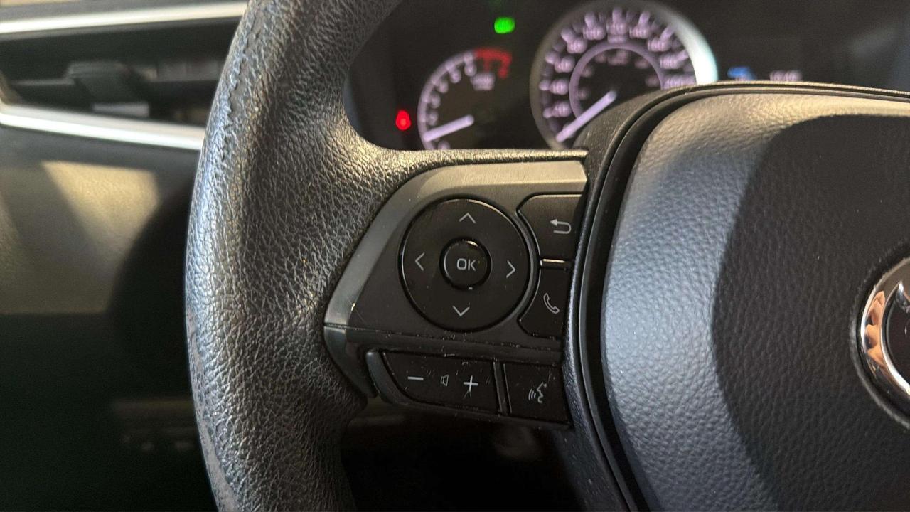 2020 Toyota Corolla LE| ONE OWNER| HTD SEATS| CARPLAY Photo