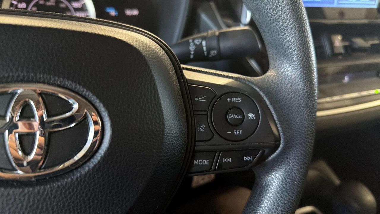 2020 Toyota Corolla LE| ONE OWNER| HTD SEATS| CARPLAY Photo