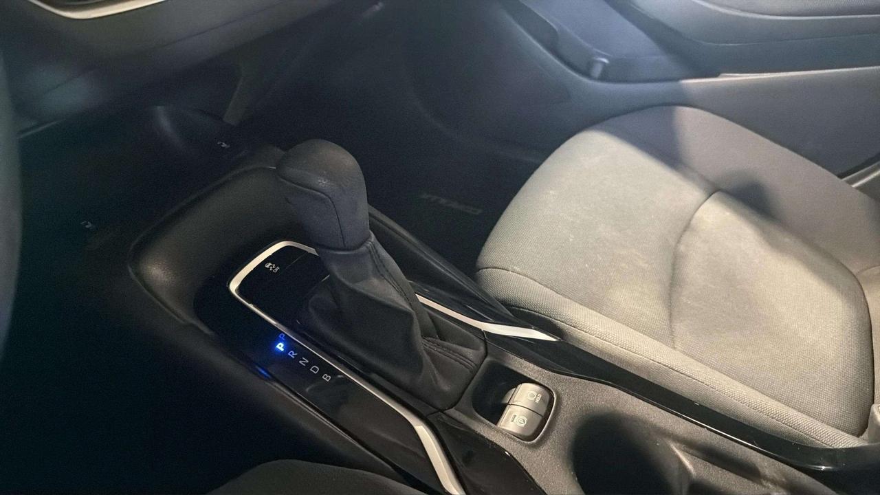 2020 Toyota Corolla LE| ONE OWNER| HTD SEATS| CARPLAY Photo