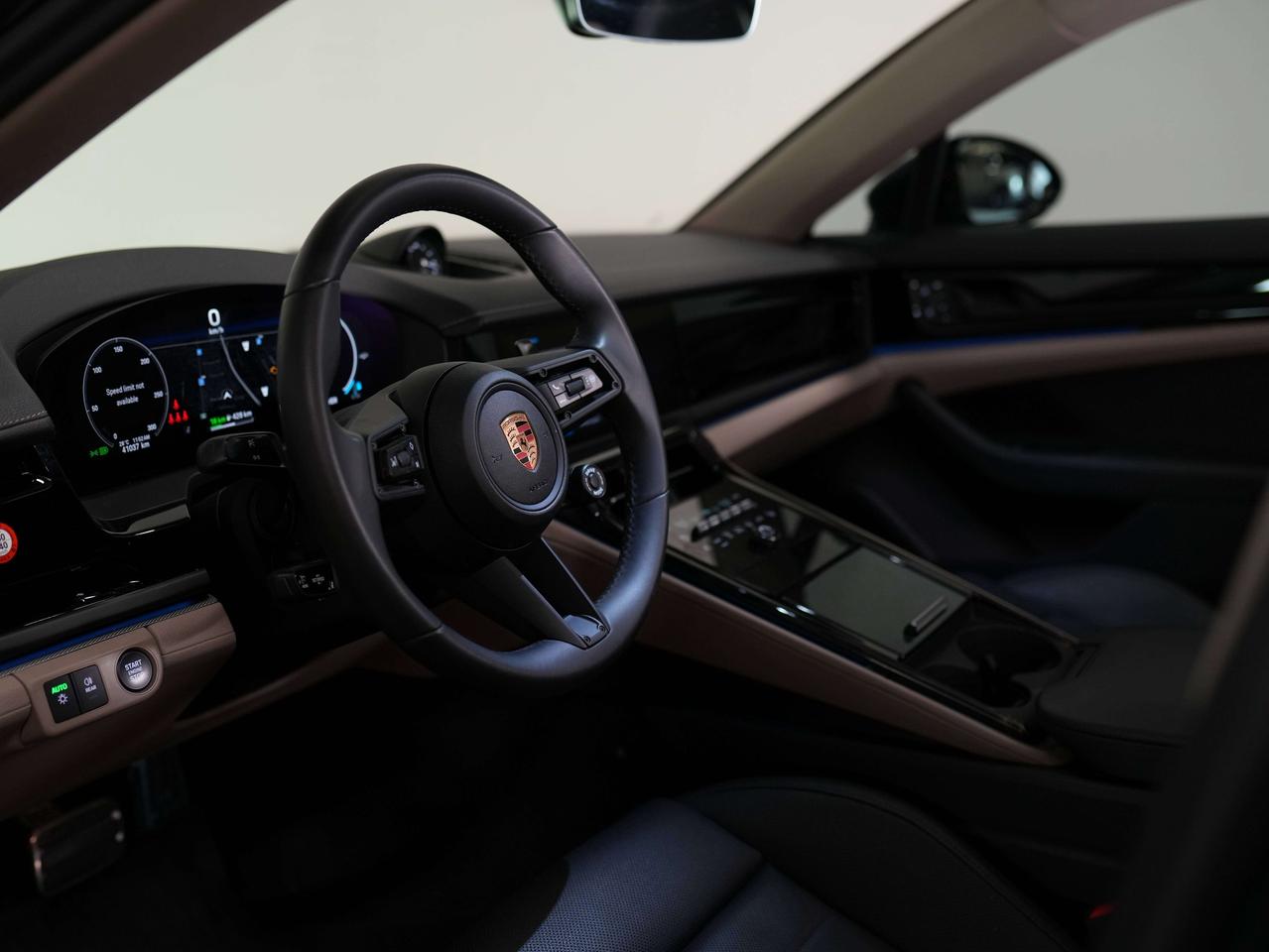 2025 Porsche Panamera 4 | E-HYBRID | PREMIUM PLUS | 20 IN Photo
