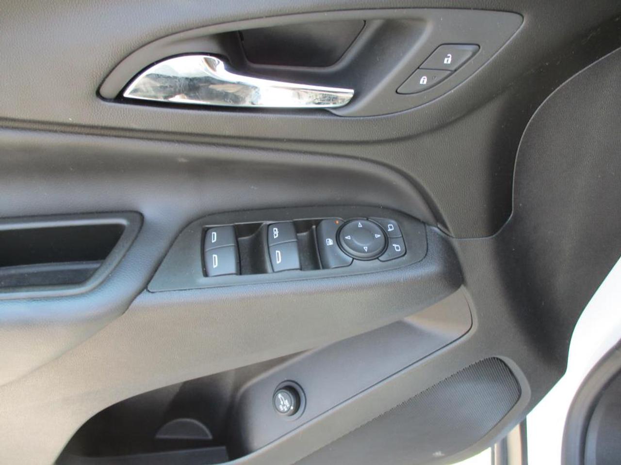 2024 Chevrolet Equinox LT AWD - Photo #9