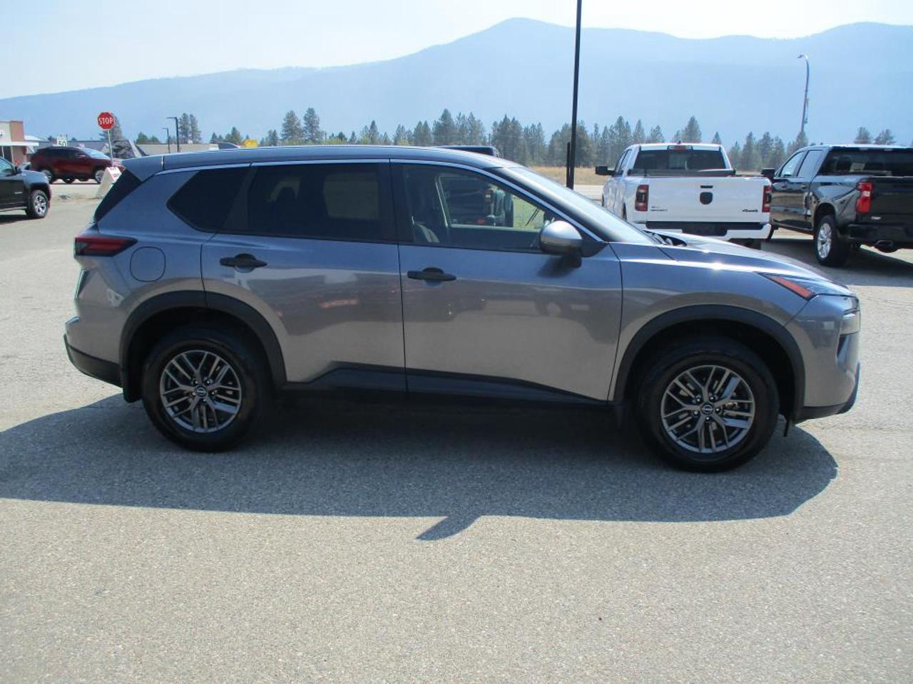 2024 Nissan Rogue S AWD - Photo #4