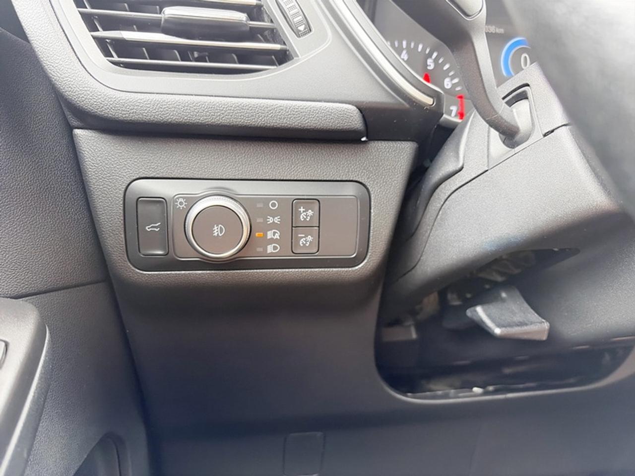 2020 Ford Escape SEL Photo