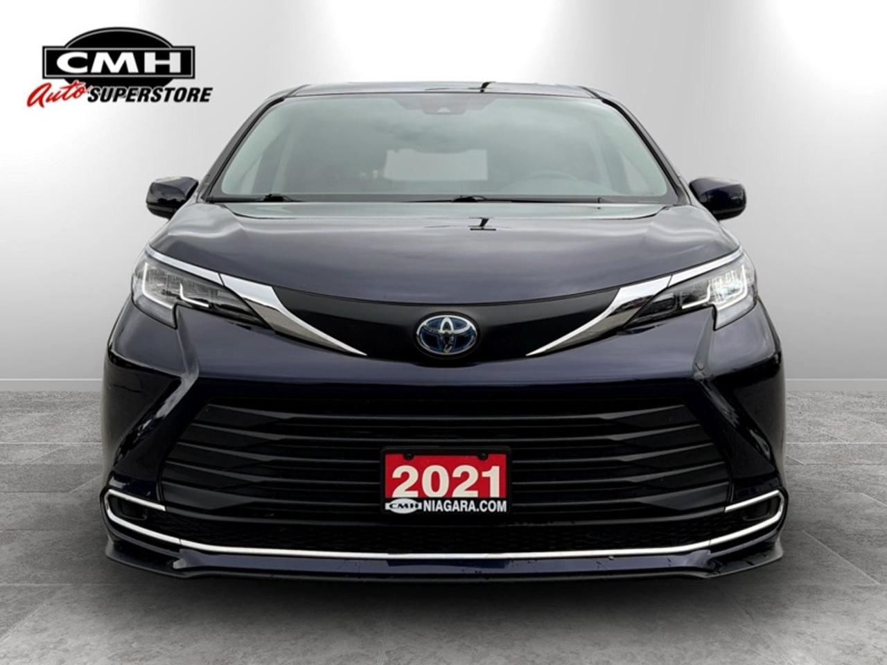 2021 Toyota Sienna XLE  **CLEAN CARFAX - HYBRID** Photo