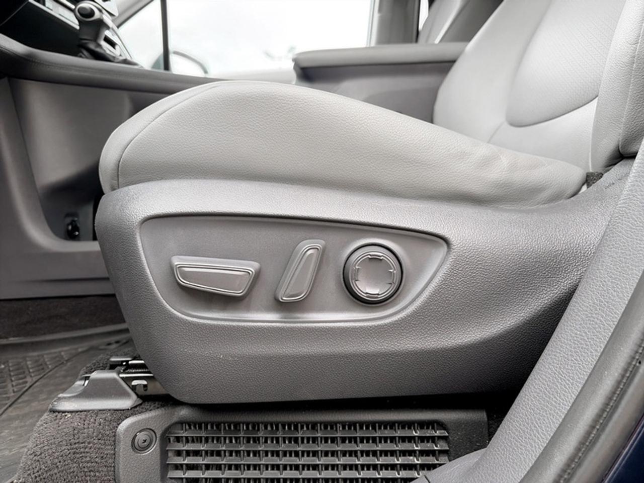 2021 Toyota Sienna XLE  **CLEAN CARFAX - HYBRID** Photo