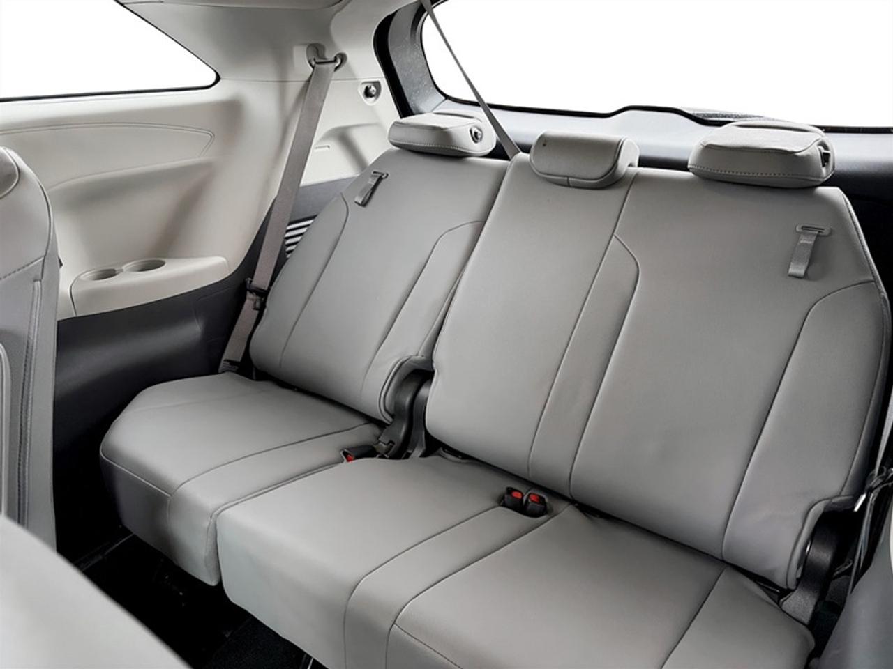 2021 Toyota Sienna XLE  **CLEAN CARFAX - HYBRID** Photo
