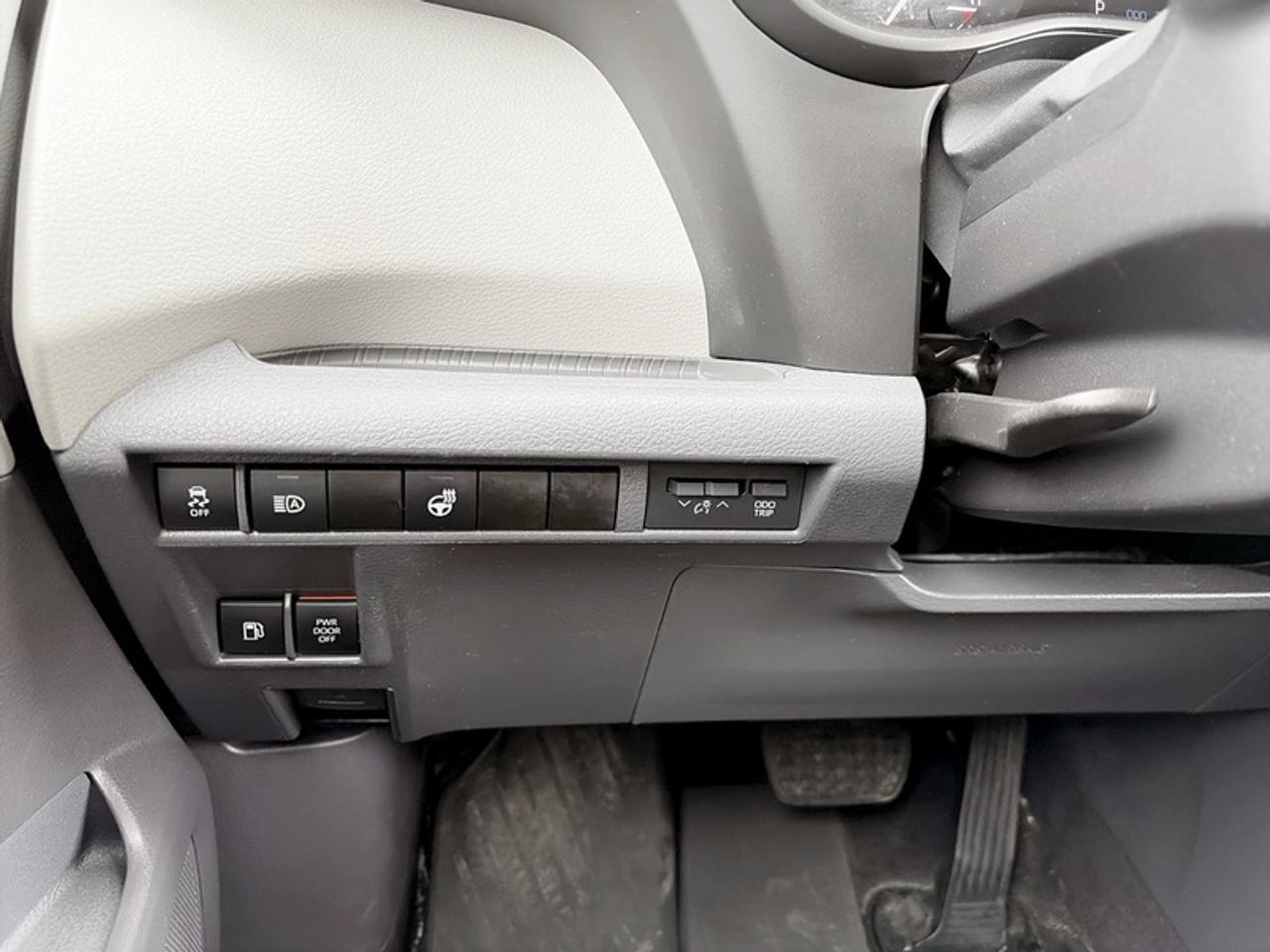 2021 Toyota Sienna XLE  **CLEAN CARFAX - HYBRID** Photo