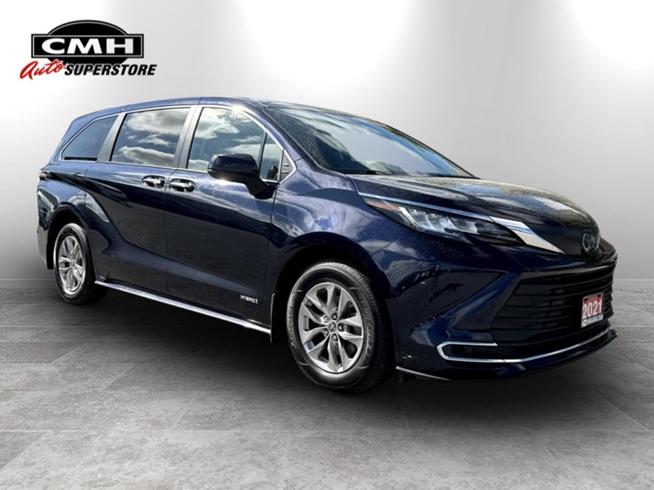 2021 Toyota Sienna XLE  **CLEAN CARFAX - HYBRID** Photo